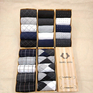 Checked Men's Socks – Classic Pattern, Modern Comfort