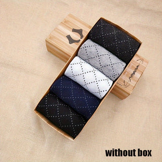Checked Men's Socks – Classic Pattern, Modern Comfort