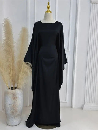 Elegant Maxi Dress with Spaghetti Straps and High Slit