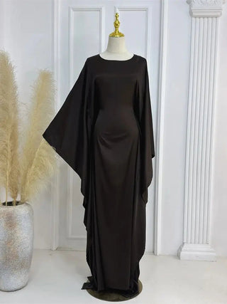 Elegant Maxi Dress with Spaghetti Straps and High Slit