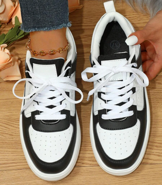 Women’s Sneakers Sporty Comfort with Everyday Elegance